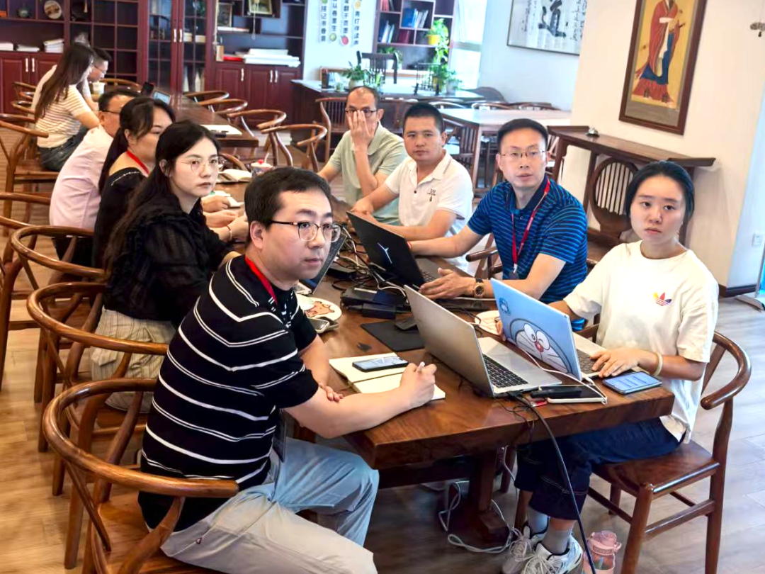【凝聚团队合力 煅造执行铁军】——百益鼎盛集团8月月度管理会成功召开