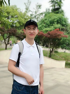 黄唯.jpg 黄唯.jpg